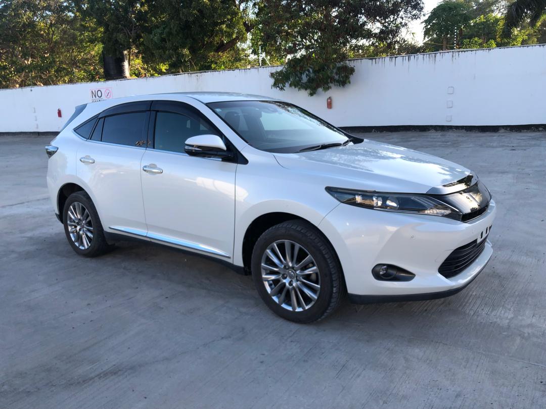 891 TOYOTA HARRIER PREMIUM ADVANCE PACKAGE 2014 / Milage: 154,205 Km