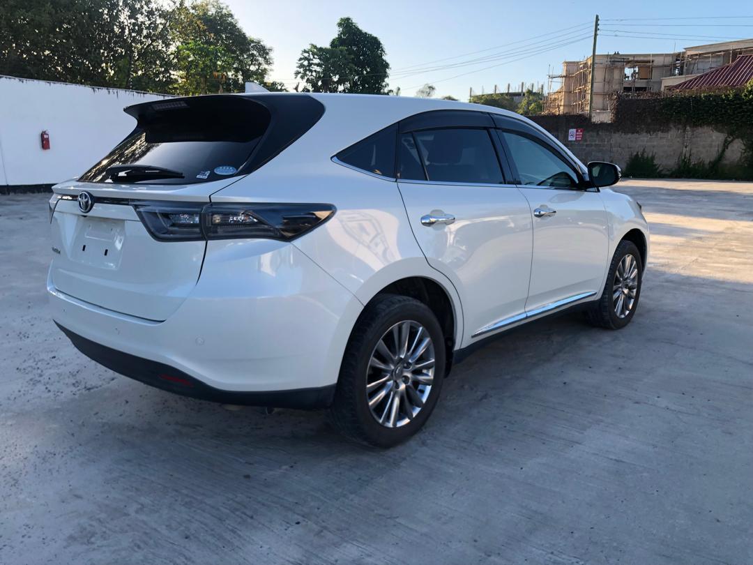 891 TOYOTA HARRIER PREMIUM ADVANCE PACKAGE 2014 / Milage: 154,205 Km