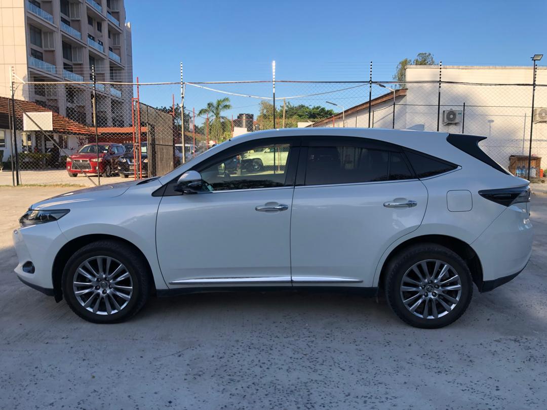 891 TOYOTA HARRIER PREMIUM ADVANCE PACKAGE 2014 / Milage: 154,205 Km