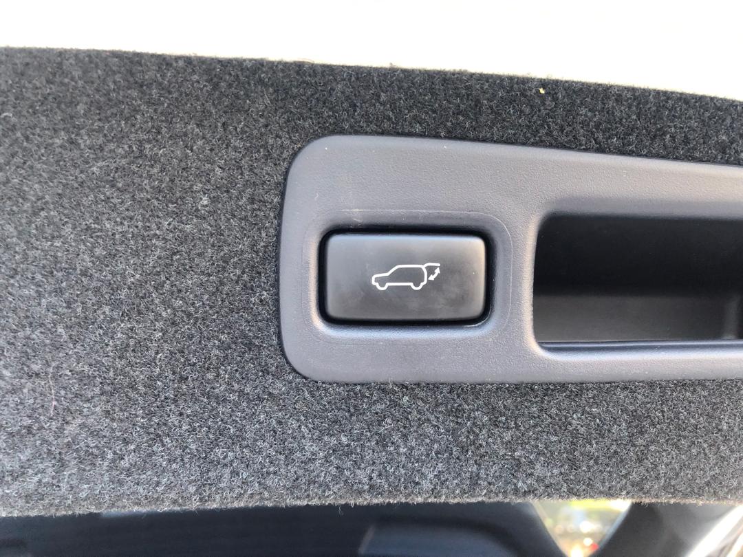 891 TOYOTA HARRIER PREMIUM ADVANCE PACKAGE 2014 / Milage: 154,205 Km