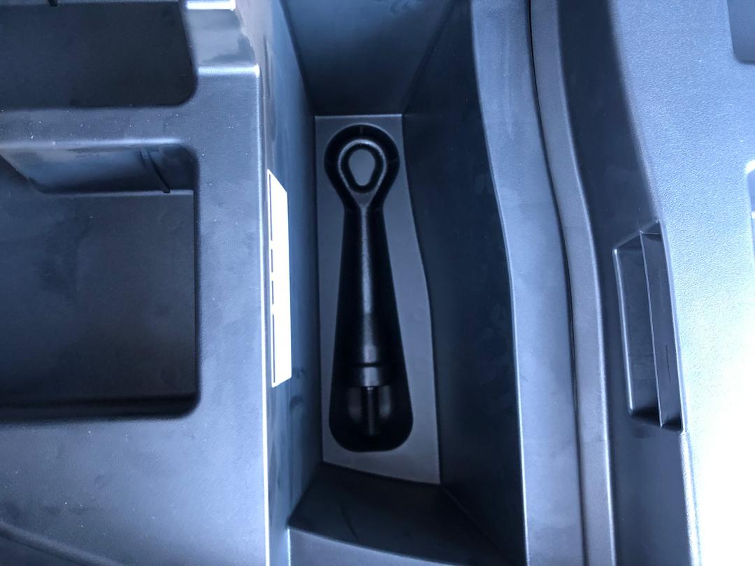 891 TOYOTA HARRIER PREMIUM ADVANCE PACKAGE 2014 / Milage: 154,205 Km