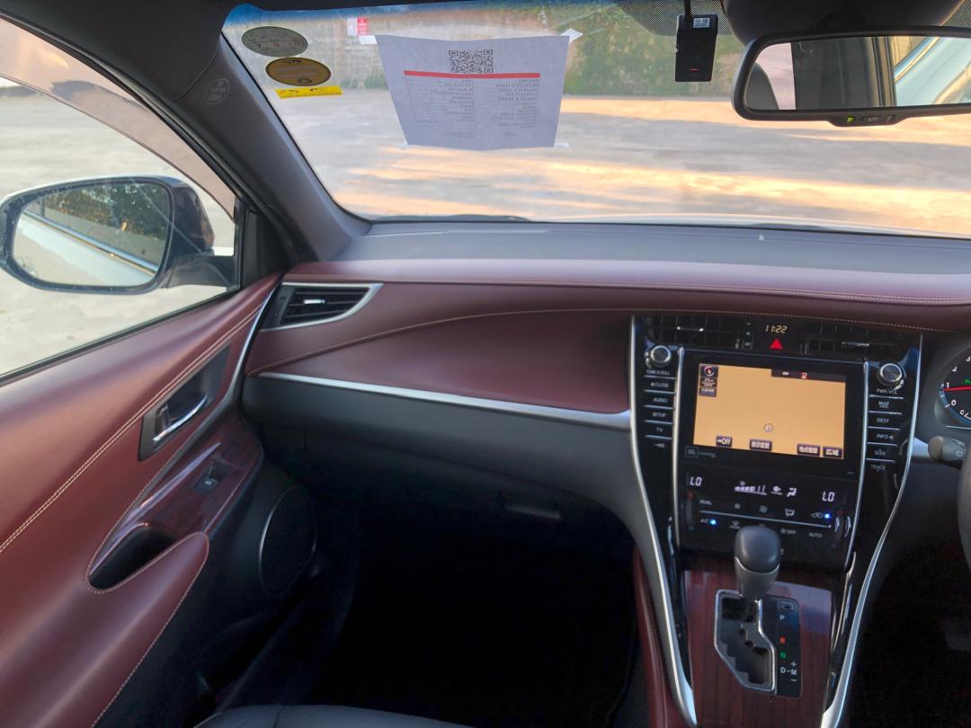 891 TOYOTA HARRIER PREMIUM ADVANCE PACKAGE 2014 / Milage: 154,205 Km