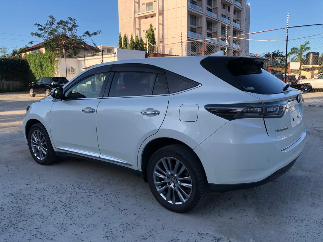 891 TOYOTA HARRIER PREMIUM ADVANCE PACKAGE 2014 / Milage: 154,205 Km