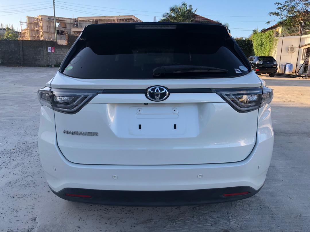 891 TOYOTA HARRIER PREMIUM ADVANCE PACKAGE 2014 / Milage: 154,205 Km