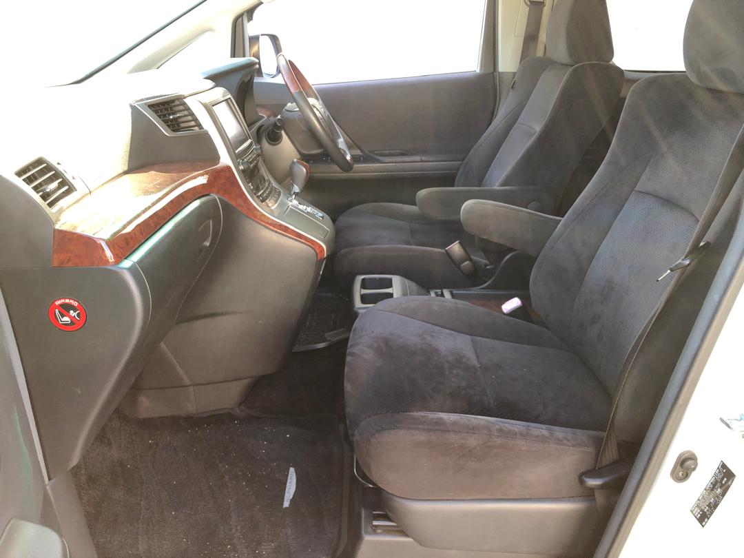 874. TOYOTA Alphard 240S Premium Selection II 2010