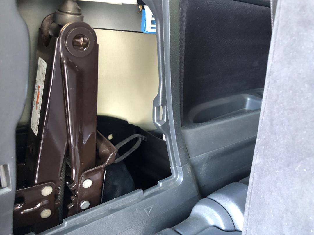 874. TOYOTA Alphard 240S Premium Selection II 2010