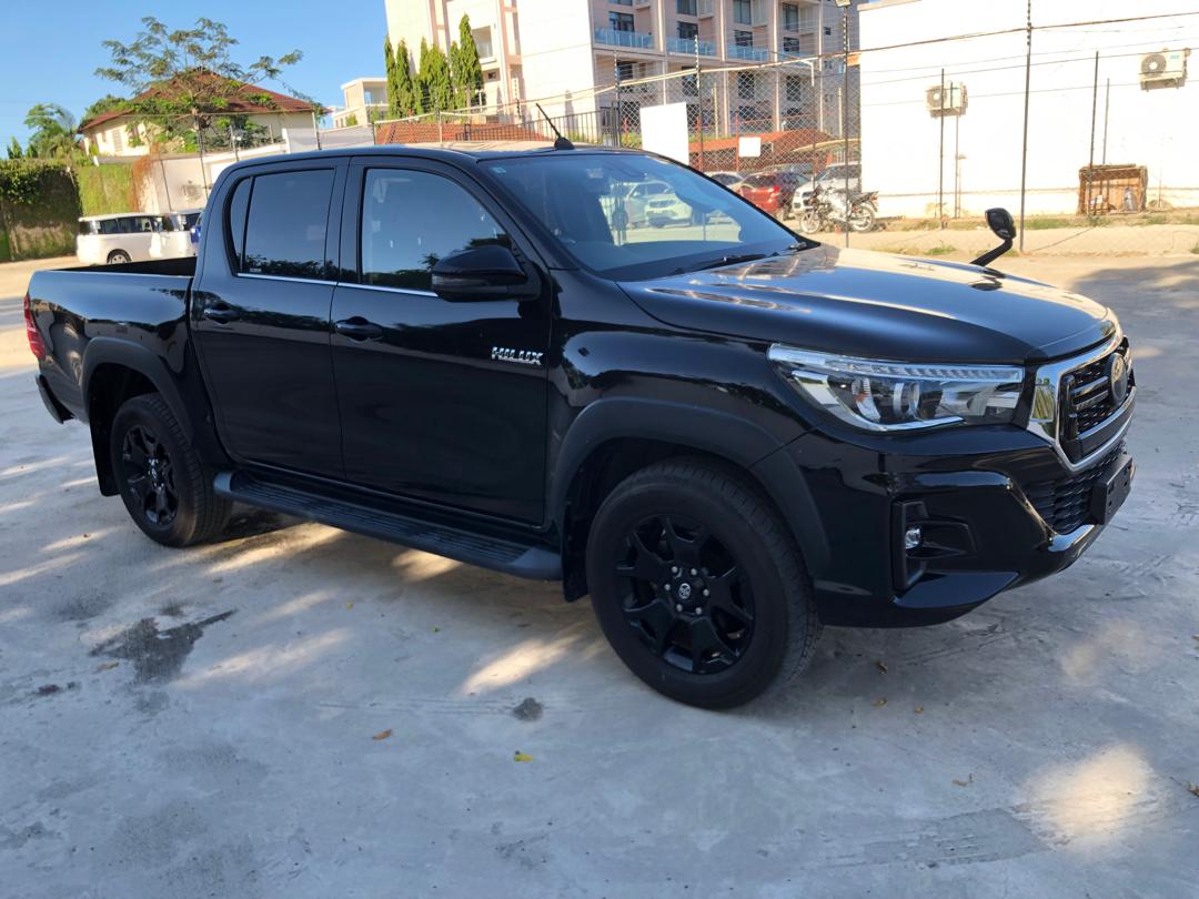 845. TOYOTA HILUX Z BLACK RALLY EDITION 2019
