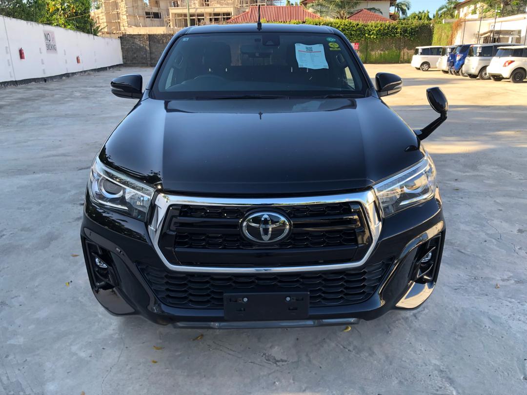 845. TOYOTA HILUX Z BLACK RALLY EDITION 2019