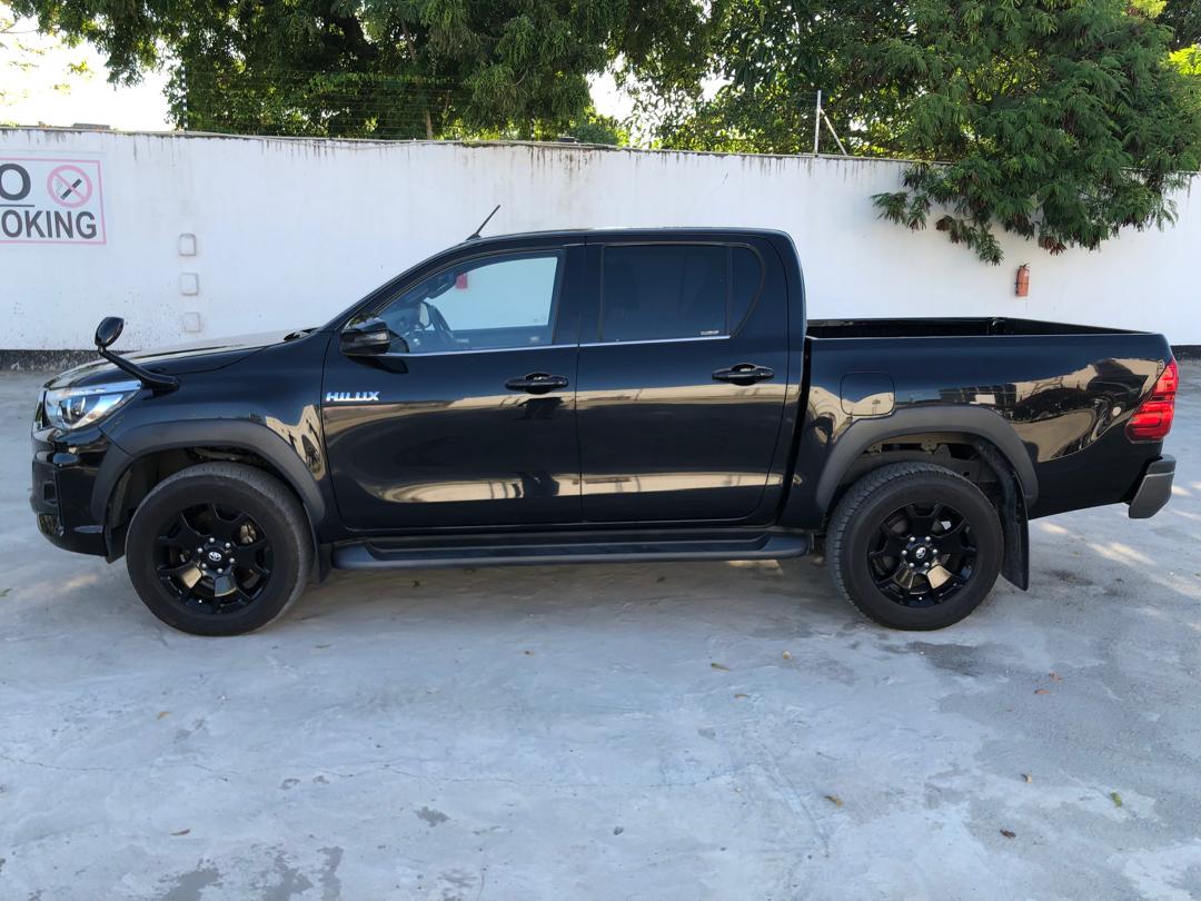 845. TOYOTA HILUX Z BLACK RALLY EDITION 2019