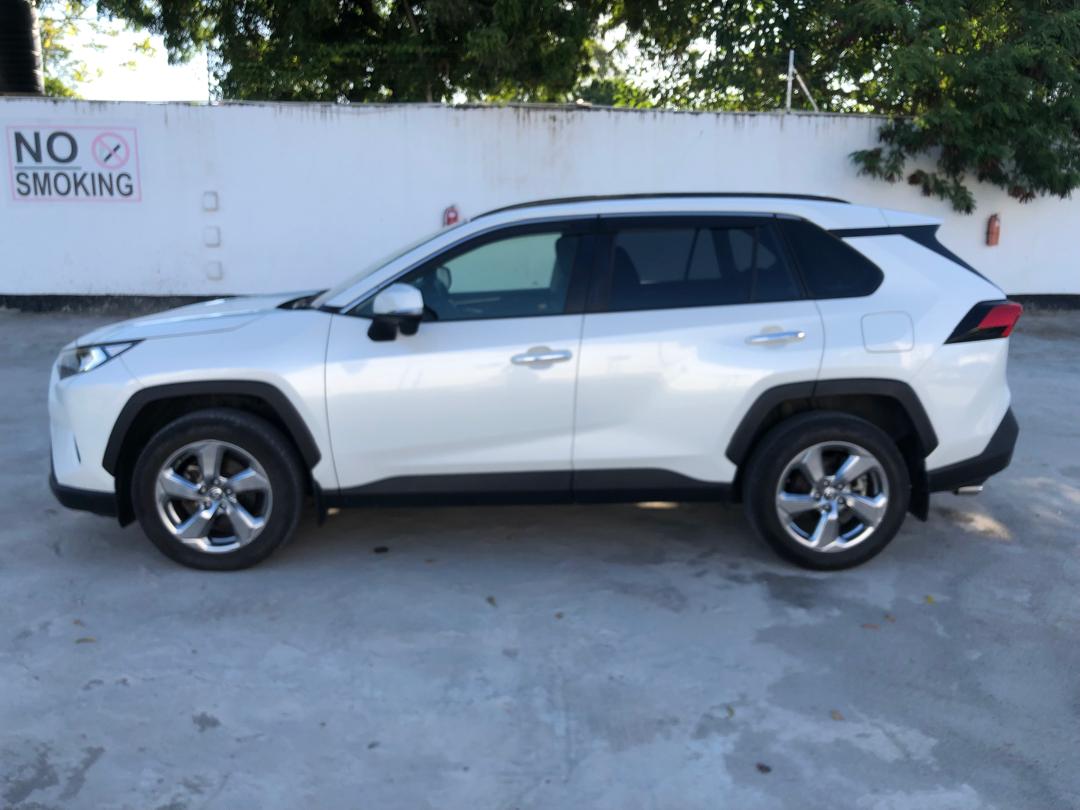 844. TOYOTA RAV-4 G 2020