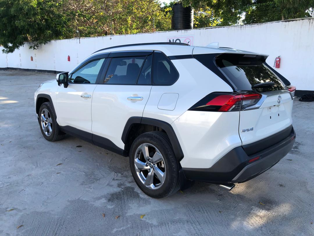 844. TOYOTA RAV-4 G 2020
