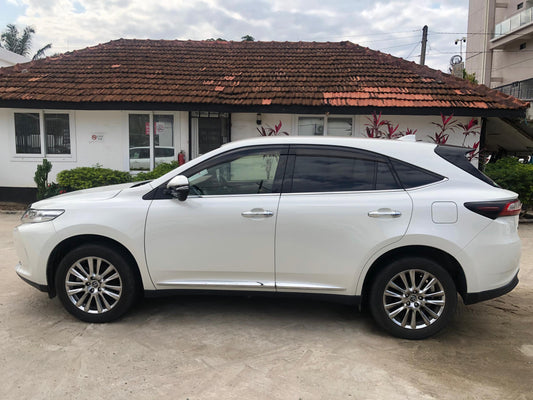 1033. HARRIER PREMIUM 2018 Mileage: 34,272 Km