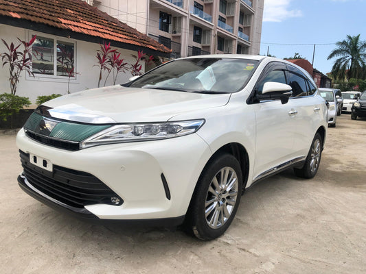 1033. HARRIER PREMIUM 2018 Mileage: 34,272 Km