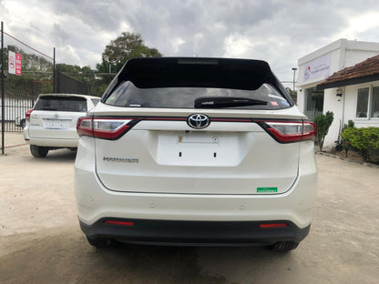 1033. HARRIER PREMIUM 2018 Mileage: 34,272 Km