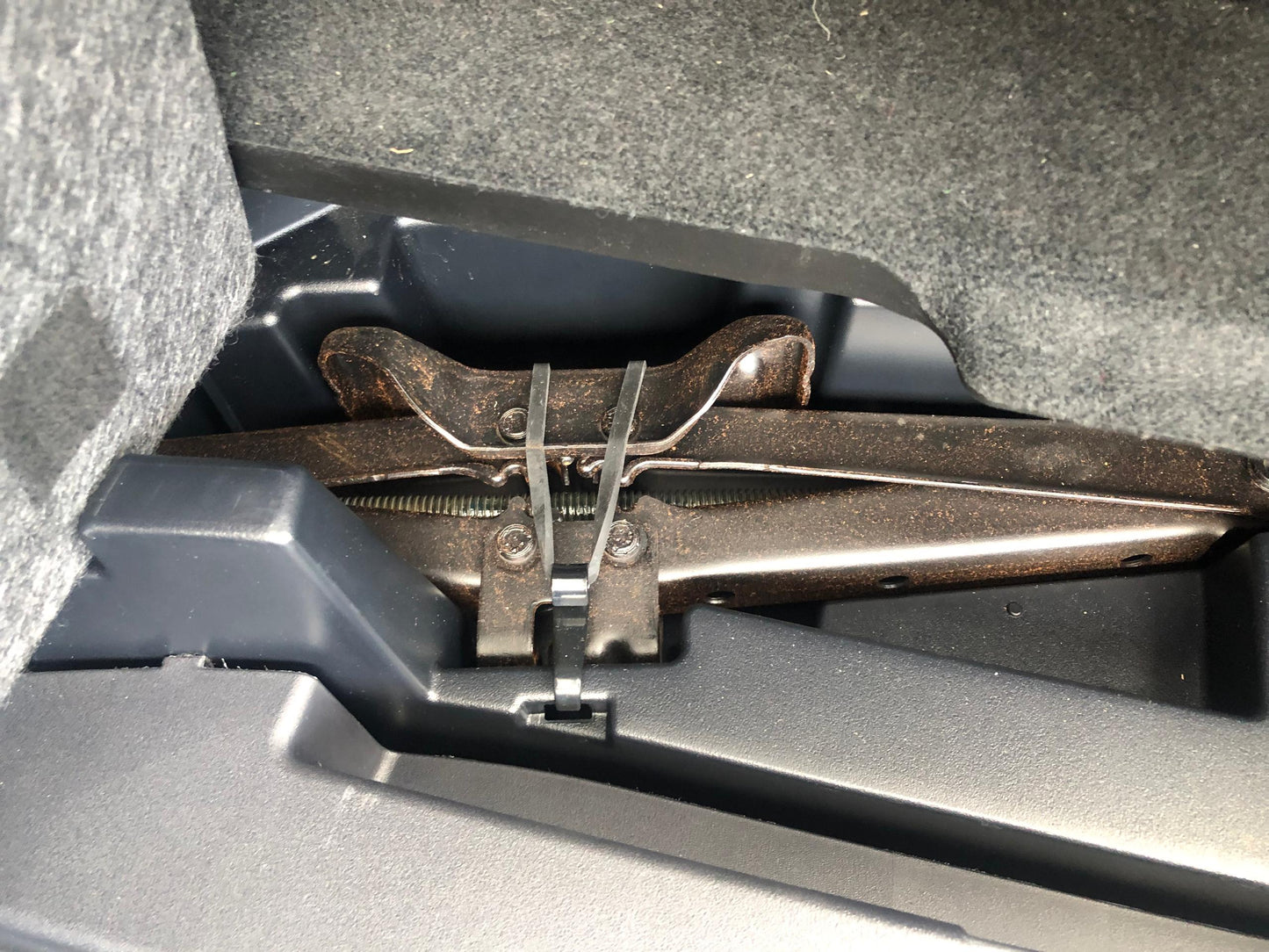 1033. HARRIER PREMIUM 2018 Mileage: 34,272 Km