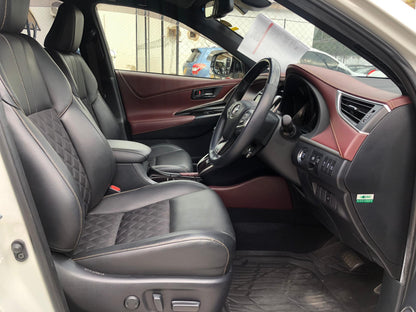 1033. HARRIER PREMIUM 2018 Mileage: 34,272 Km