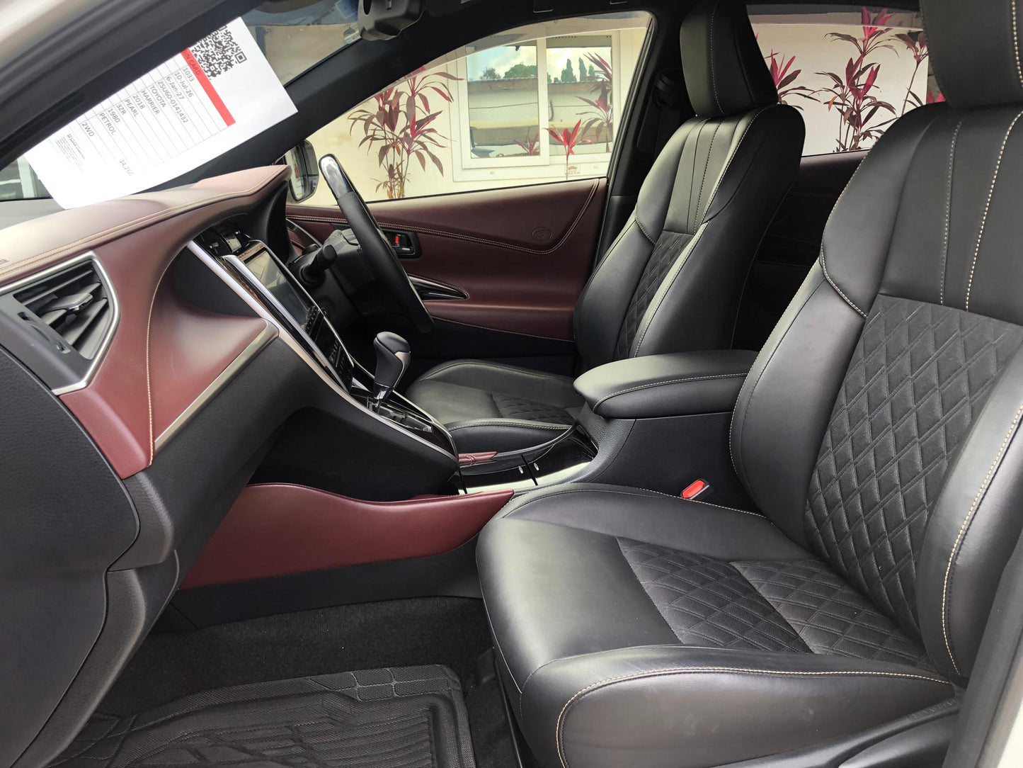 1033. HARRIER PREMIUM 2018 Mileage: 34,272 Km