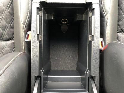1033. HARRIER PREMIUM 2018 Mileage: 34,272 Km