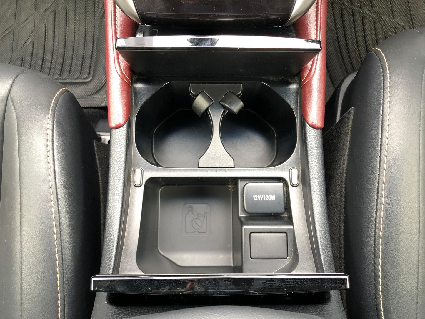 1033. HARRIER PREMIUM 2018 Mileage: 34,272 Km