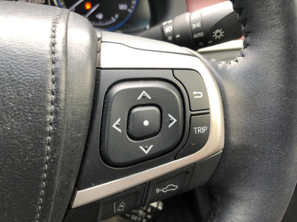 1033. HARRIER PREMIUM 2018 Mileage: 34,272 Km