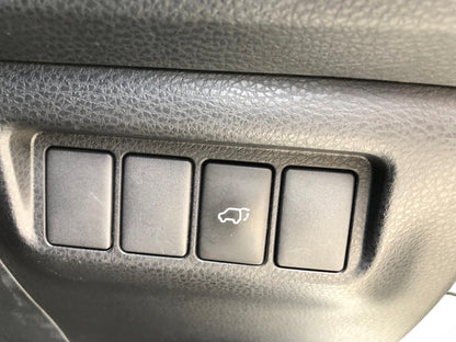 1033. HARRIER PREMIUM 2018 Mileage: 34,272 Km