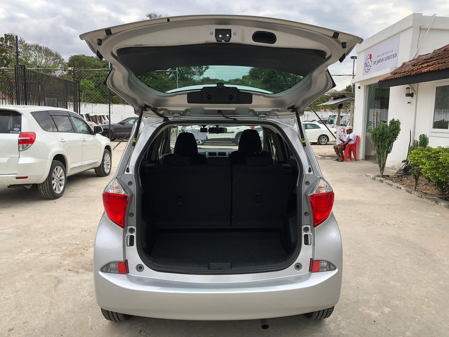 1032 TOYOTA RACTIS G 2012