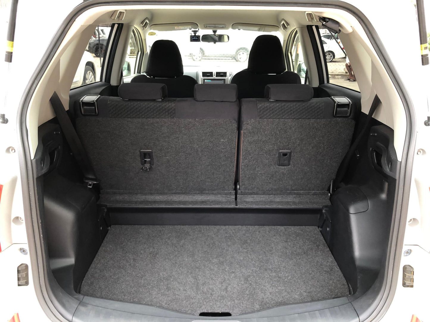 1032 TOYOTA RACTIS G 2012