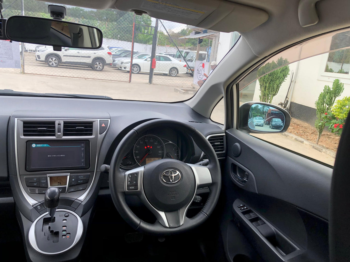 1032 TOYOTA RACTIS G 2012