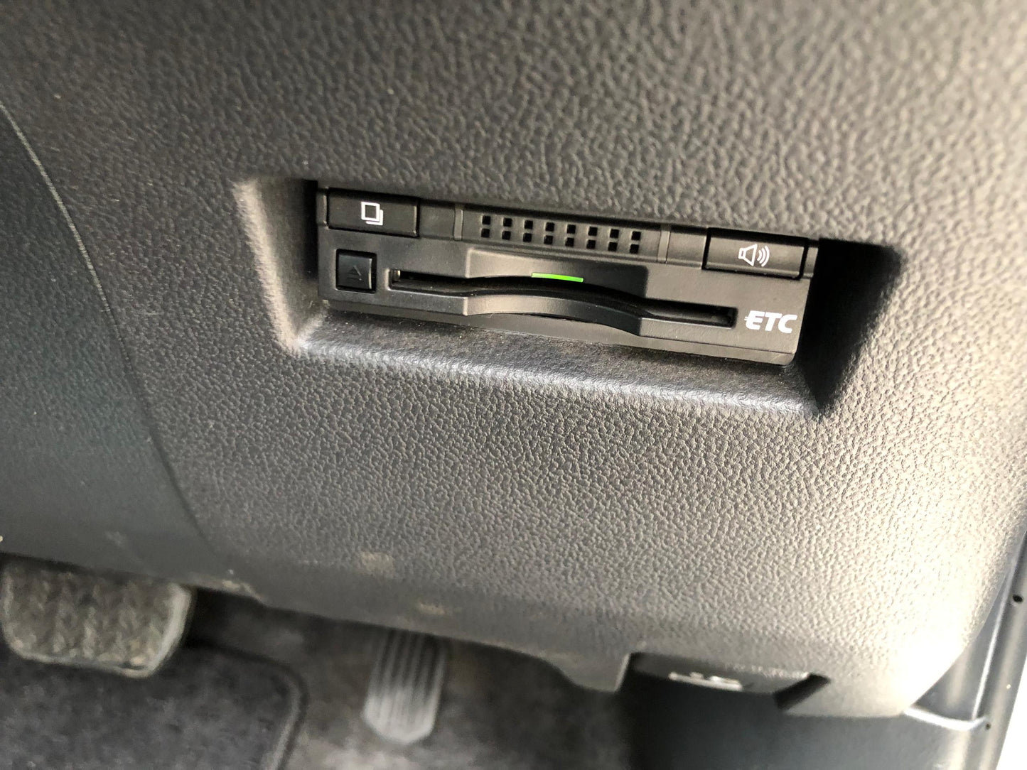 1032 TOYOTA RACTIS G 2012