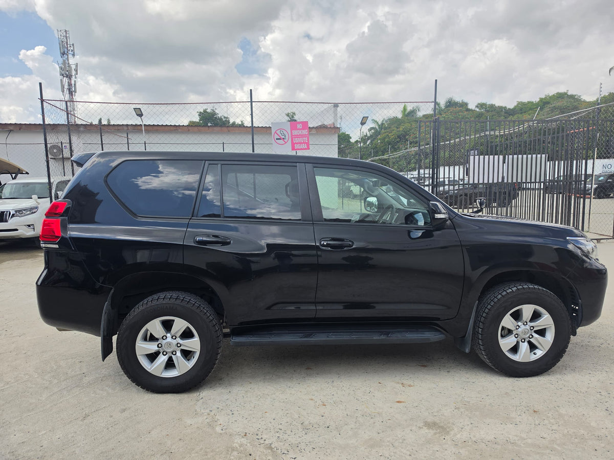 1046. TOYOTA LAND CRUISER PRADO TX