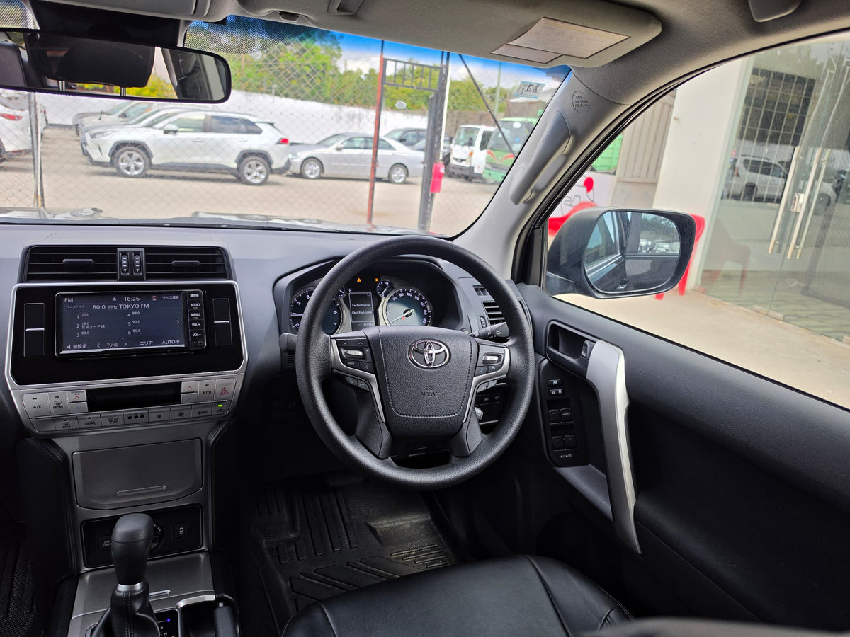 1046. TOYOTA LAND CRUISER PRADO TX