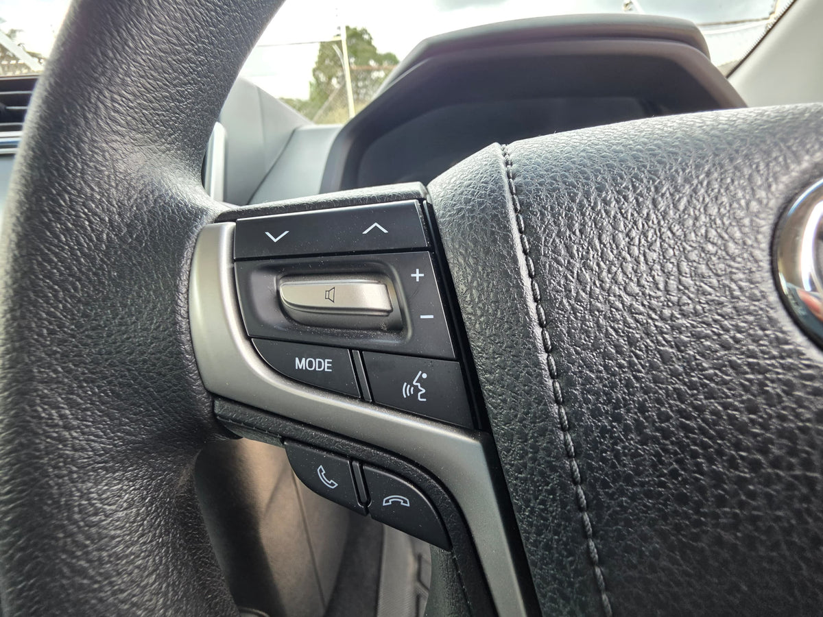 1046. TOYOTA LAND CRUISER PRADO TX