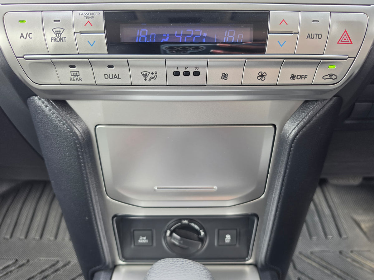 1046. TOYOTA LAND CRUISER PRADO TX