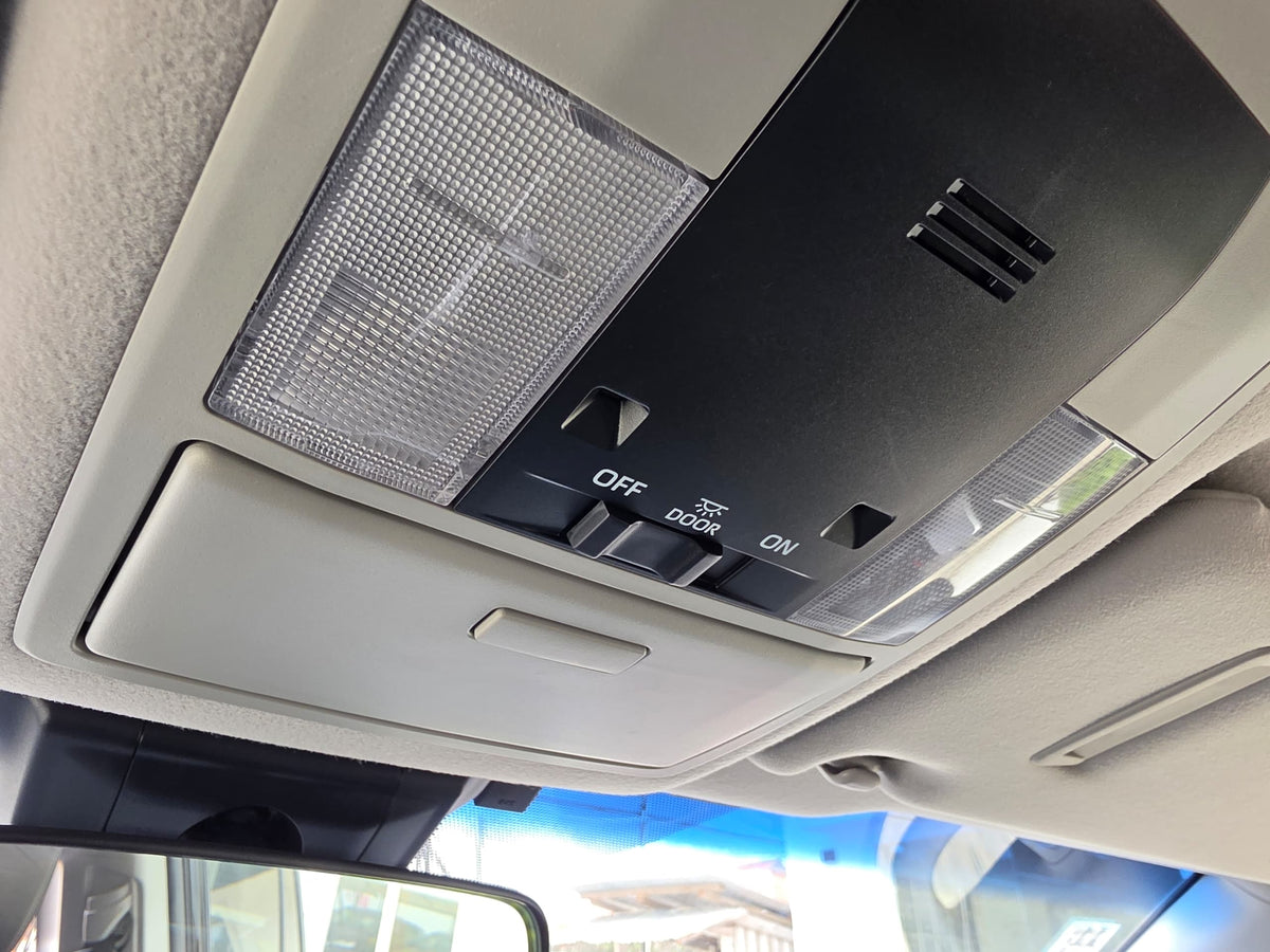 1046. TOYOTA LAND CRUISER PRADO TX