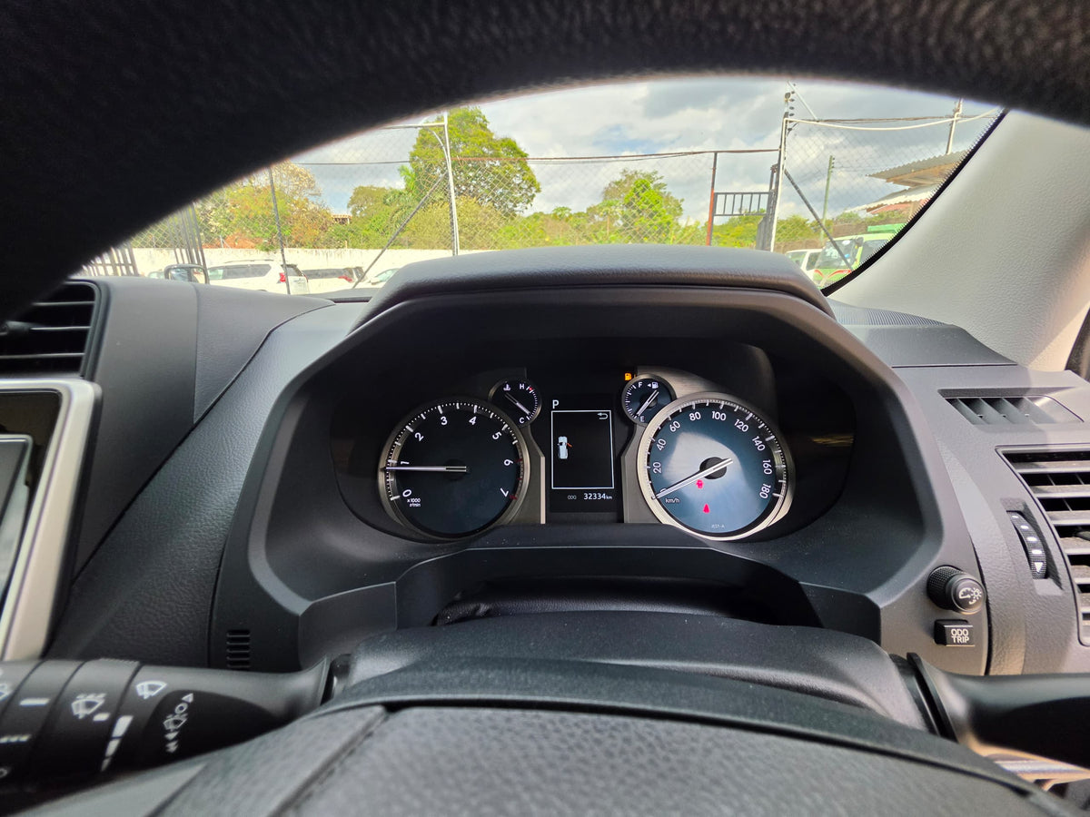 1046. TOYOTA LAND CRUISER PRADO TX