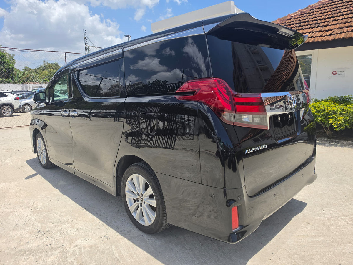 1067 TOYOTA ALPHARD S 2015 Milage: 116,543 Km