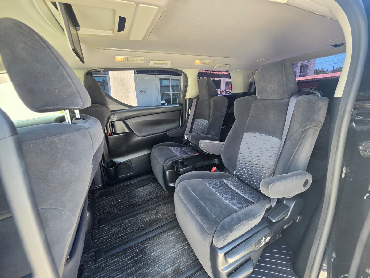 1067 TOYOTA ALPHARD S 2015 Milage: 116,543 Km