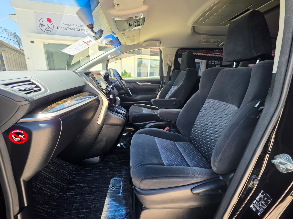 1067 TOYOTA ALPHARD S 2015 Milage: 116,543 Km