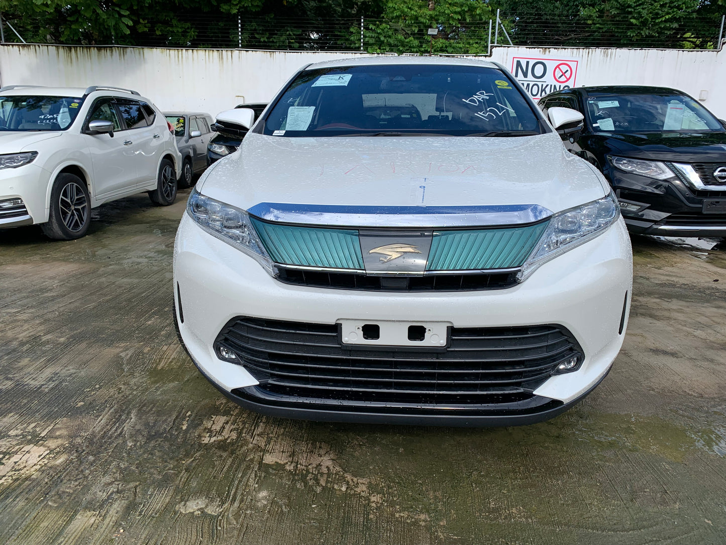 740. Toyota Harrier Premium 2019