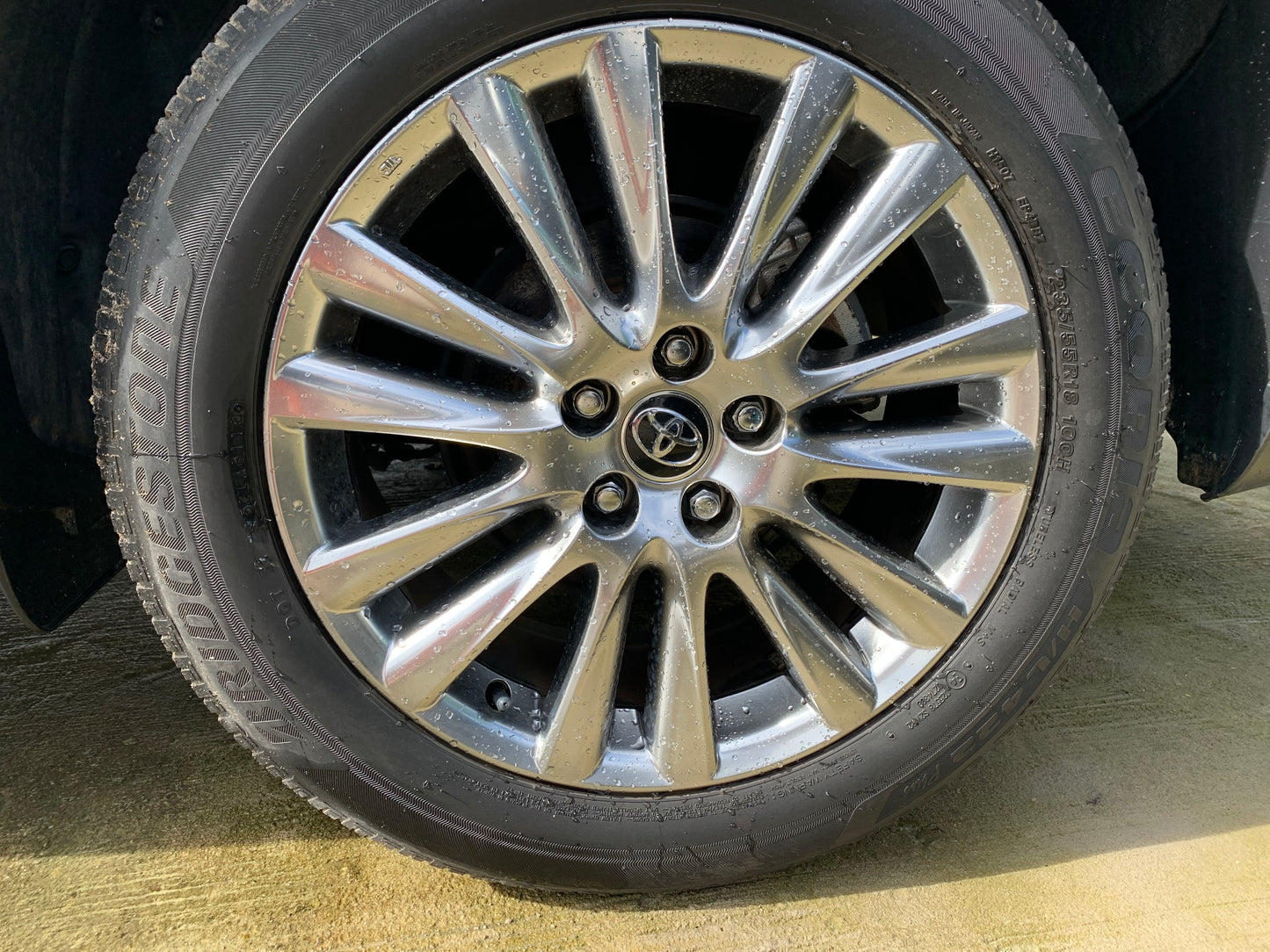 740. Toyota Harrier Premium 2019