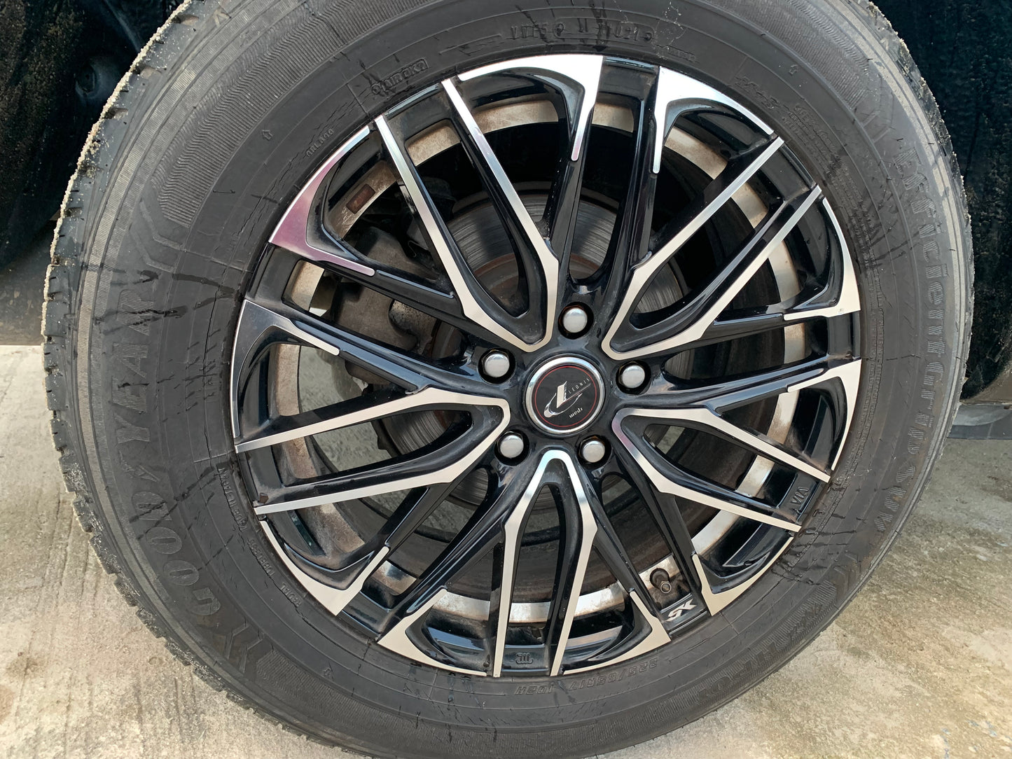 734 Toyota Vanguard 240S 2012