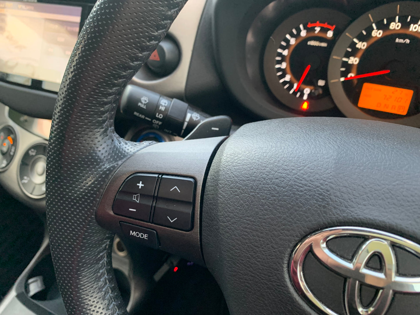 734 Toyota Vanguard 240S 2012