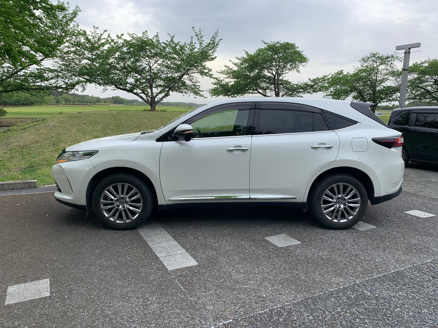 1033. HARRIER PREMIUM 2018 Mileage: 34,272 Km
