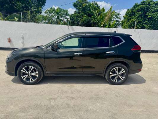 633. Nissan X-Trail 20X 2017