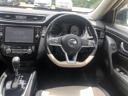 712. Nissan X-Trail Mode Premiere High Contrast Interior 2017