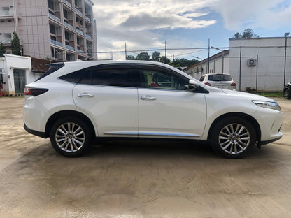 745　Toyota Harrier Premium Metal and Leather Package 2018