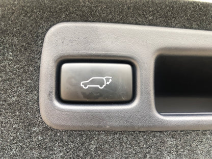 745　Toyota Harrier Premium Metal and Leather Package 2018