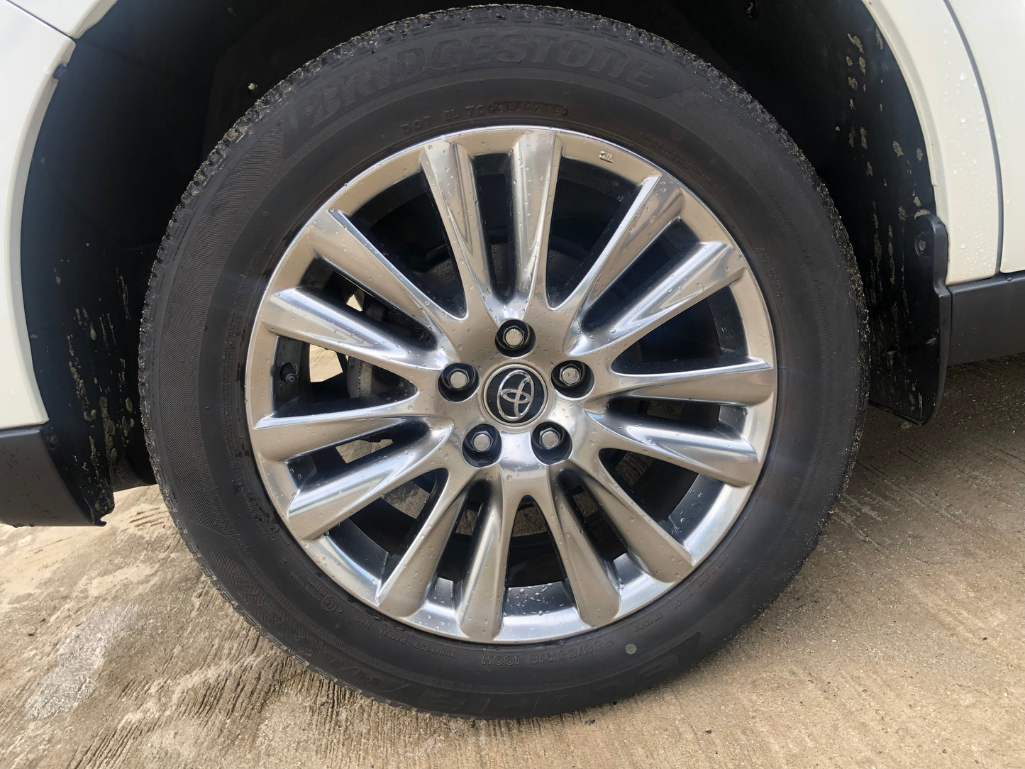 745　Toyota Harrier Premium Metal and Leather Package 2018