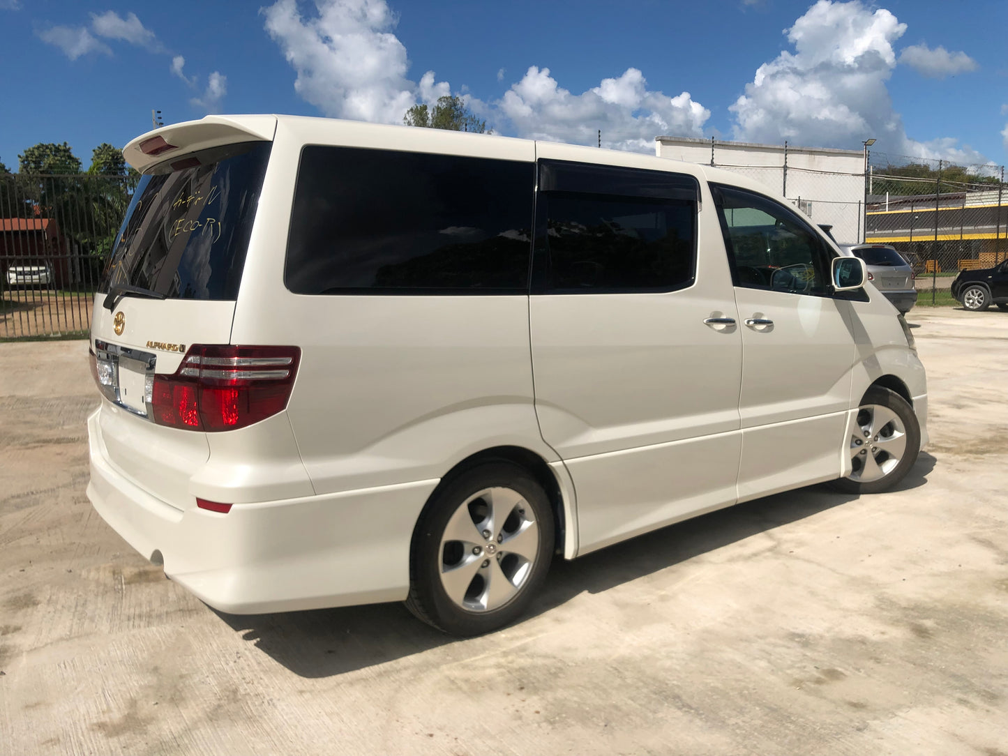 735 Toyota Alphard 2.5AS 2005