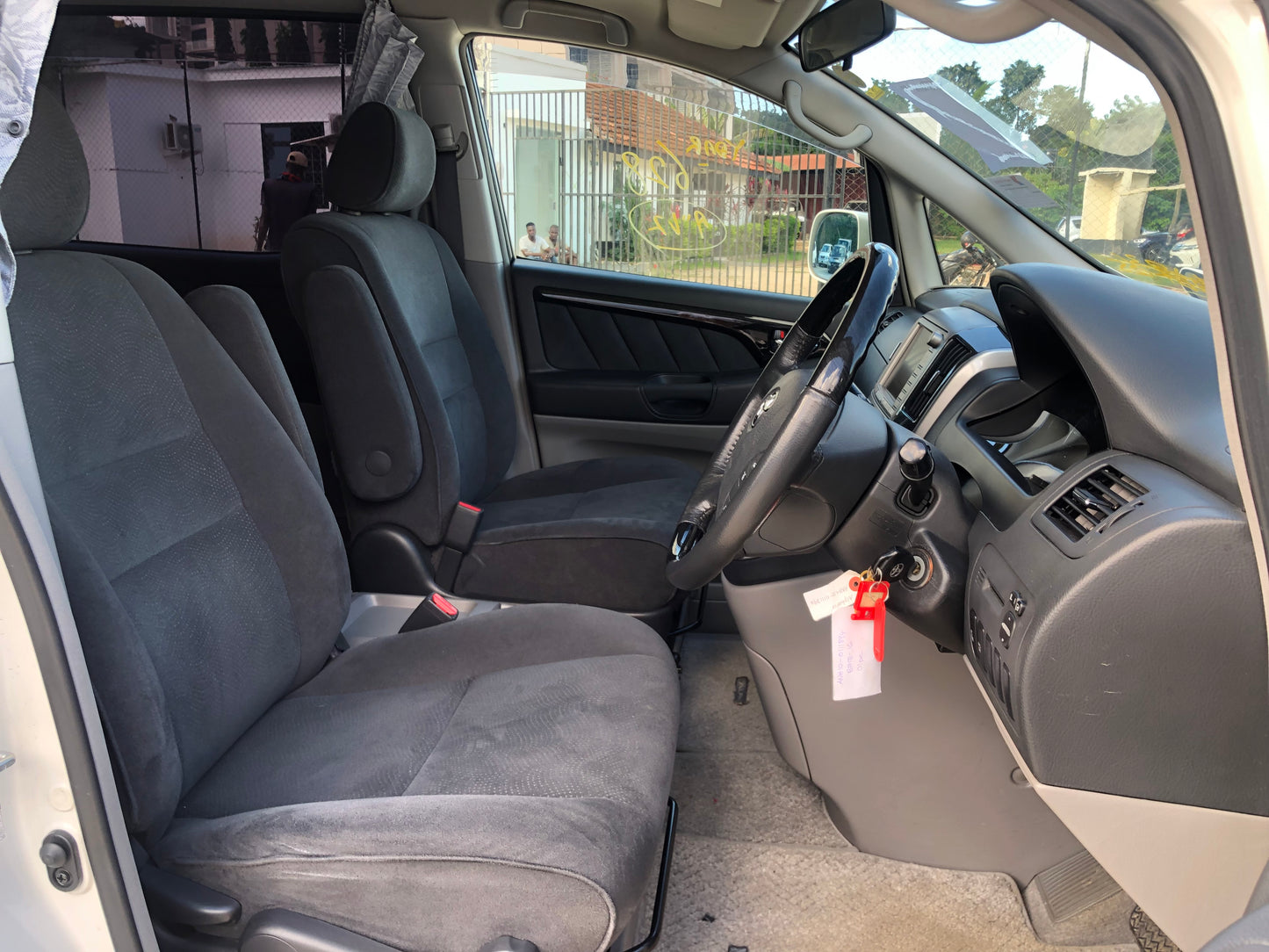 735 Toyota Alphard 2.5AS 2005